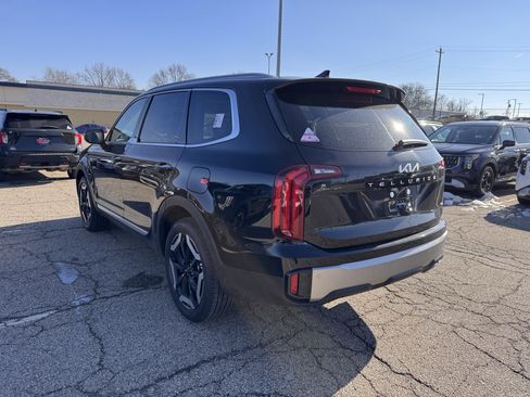 New 2025 Kia Telluride S image 5