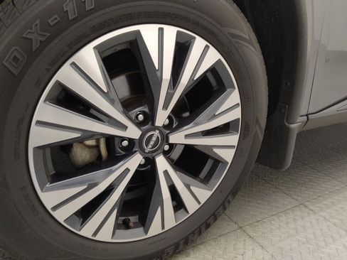 Used 2023 Nissan Rogue SV FWD image 31