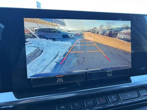 Used 2022 GMC Sierra 1500 SLT w/ SLT Convenience Package image 22