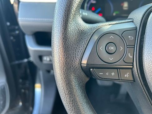 Used 2025 Toyota RAV4 LE AWD/4WD image 18