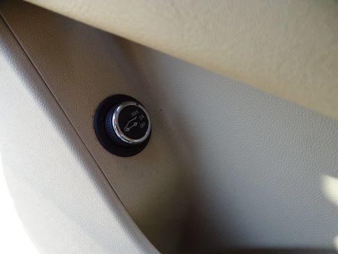 Used 2017 Cadillac XT5 Luxury image 17