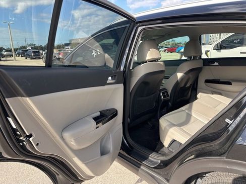 Certified 2021 Kia Sportage EX image 11