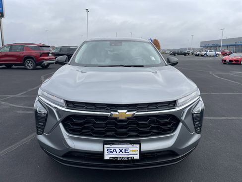 Certified 2025 Chevrolet Trax LS image 15