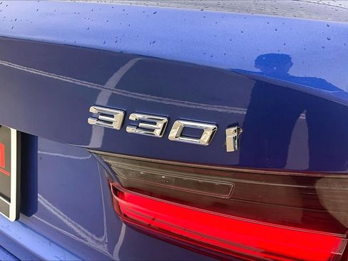 Used 2020 BMW 330i Sedan w/ M Sport Package RWD image 9