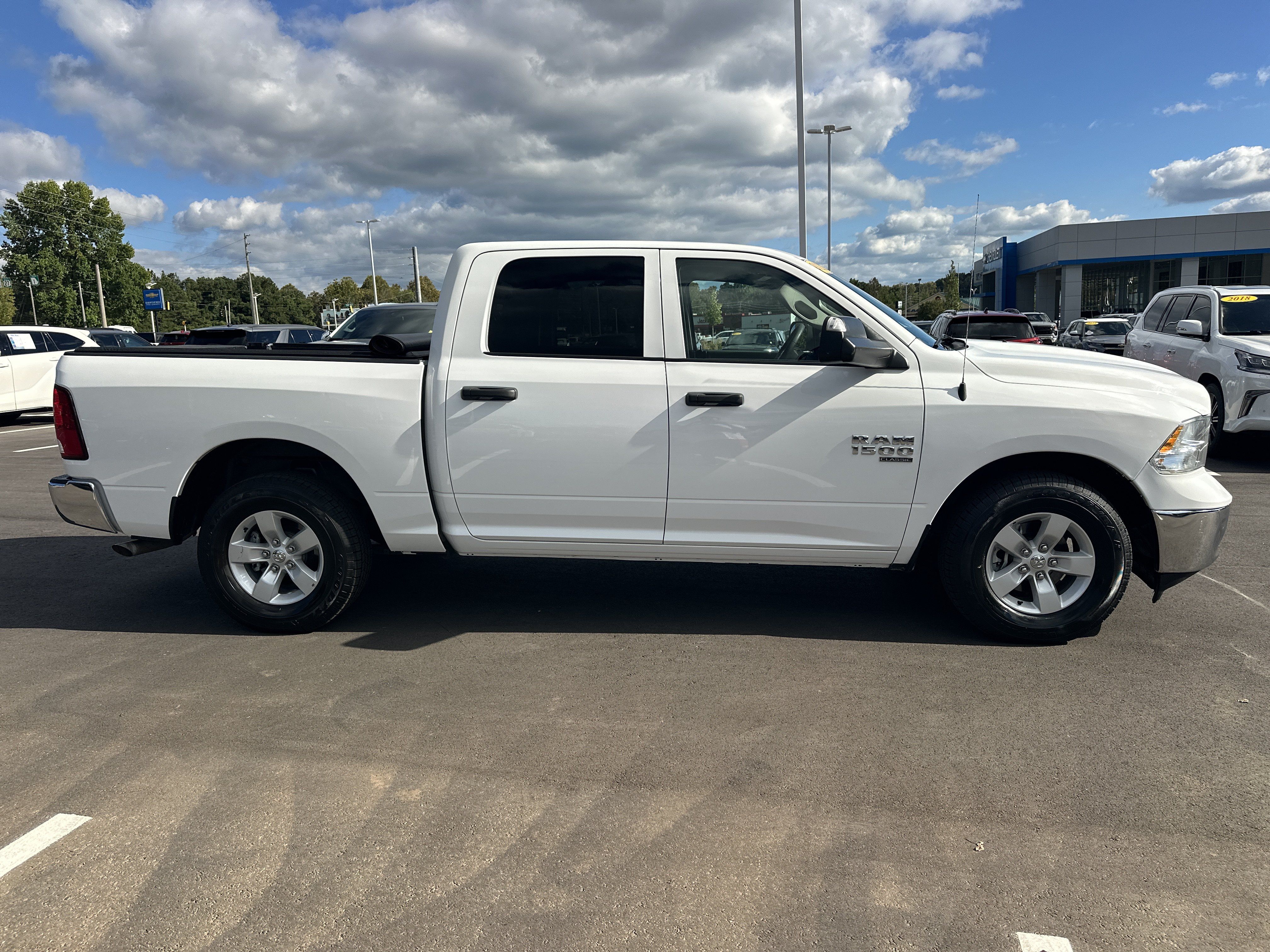 Used 2022 RAM 1500 Classic SLT w/ Trailer & Traction Group RWD image 9