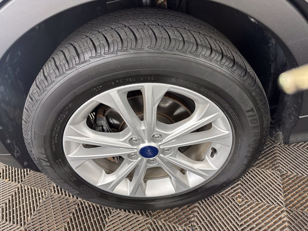 Used 2017 Ford Escape SE w/ Equipment Group 201A FWD image 30
