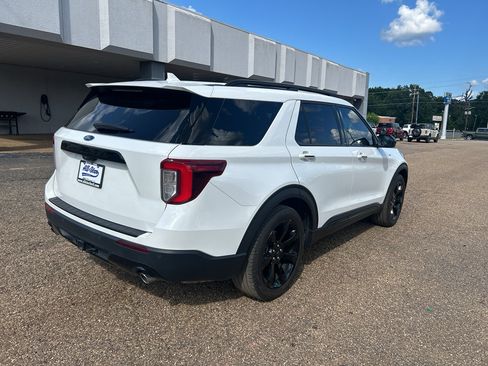 Used 2024 Ford Explorer ST-Line w/ Class IV Trailer Tow Package RWD image 3