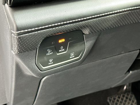 Used 2024 Volkswagen Atlas SE image 10