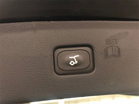 Used 2023 Ford Edge SEL w/ Convenience Package image 11