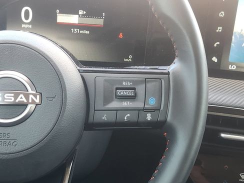 Used 2025 Nissan Kicks SR FWD image 33
