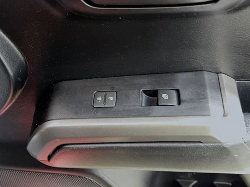 Used 2022 Toyota Tacoma SR5 image 31