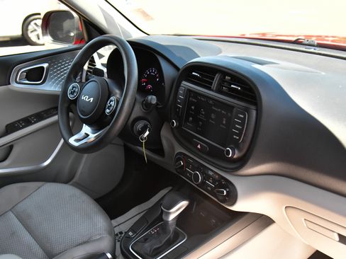 Used 2022 Kia Soul LX w/ Technology Package FWD image 36