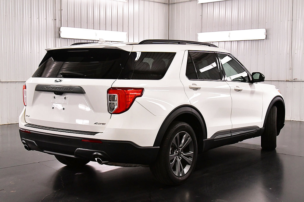 Used 2023 Ford Explorer XLT w/ Equipment Group 202A AWD/4WD image 7