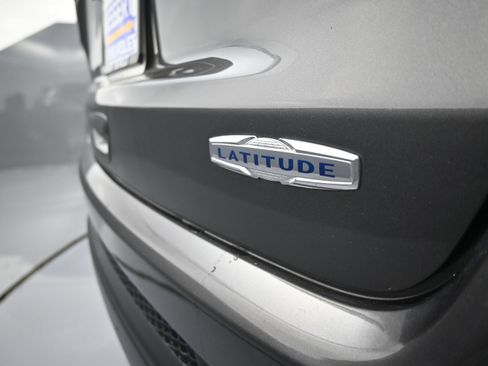 Used 2022 Jeep Compass Latitude AWD/4WD image 33