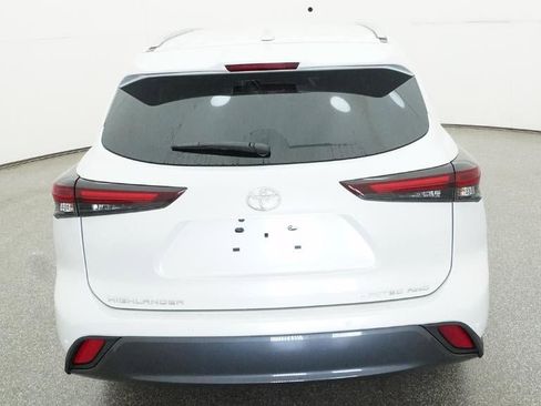 New 2026 Toyota Highlander Limited AWD/4WD image 7