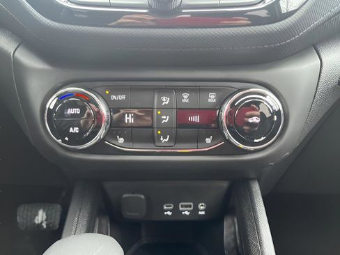 Used 2023 Chevrolet TrailBlazer LT w/ Convenience Package image 30