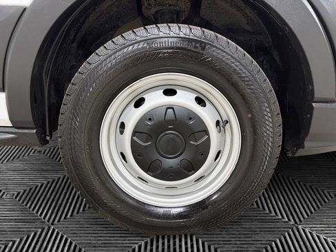 Used 2023 Ford Transit 250 Medium Roof image 10