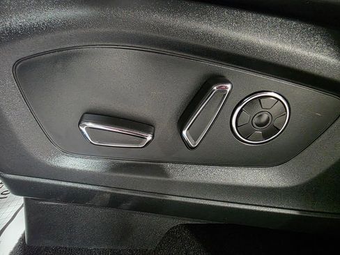 Used 2020 Ford Explorer Platinum image 20