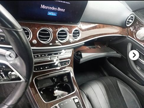 Used 2022 Mercedes-Benz E 350 4MATIC Sedan image 6