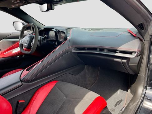 Used 2022 Chevrolet Corvette Stingray Preferred Cpe w/ Z51 Performance Package RWD image 27