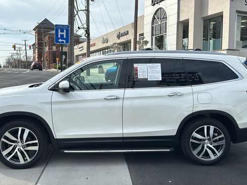 Used 2017 Honda Pilot Elite image 4