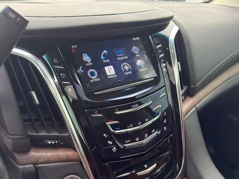 Used 2016 Cadillac Escalade Premium AWD/4WD image 14