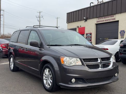 Used 2018 Dodge Grand Caravan SXT image 8