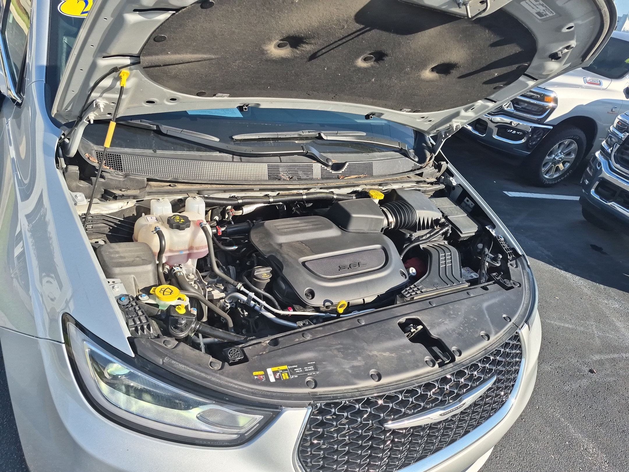 Used 2026 Chrysler Pacifica Select FWD image 35