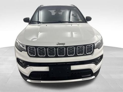 Used 2024 Jeep Compass Limited AWD/4WD image 2