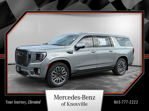 Used 2023 GMC Yukon XL Denali Ultimate AWD/4WD image 1