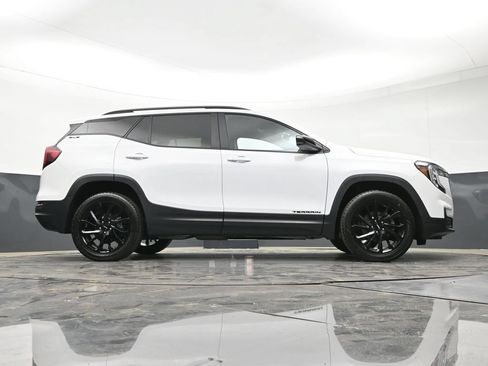 Used 2023 GMC Terrain SLE w/ Elevation Edition AWD/4WD image 29