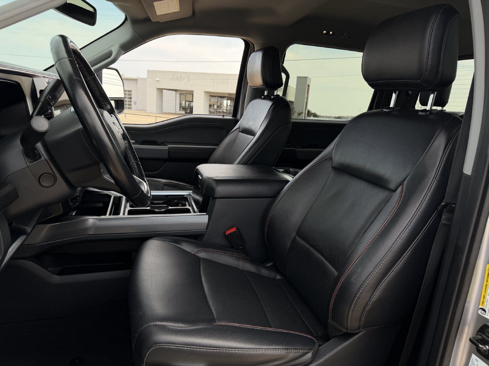 Used 2023 Ford F250 Lariat w/ Black Appearance Package AWD/4WD image 27