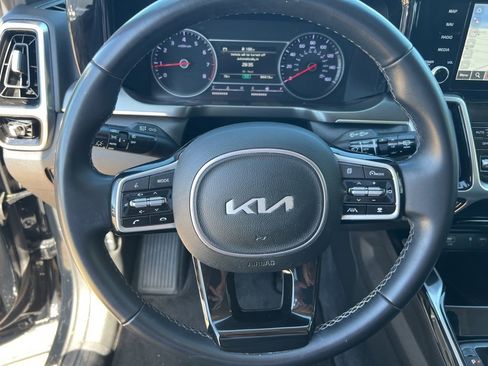 Used 2022 Kia Sorento SX image 13