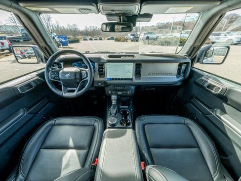 New 2025 Ford Bronco Outer Banks image 17