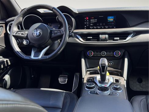 Used 2022 Alfa Romeo Stelvio Ti image 17
