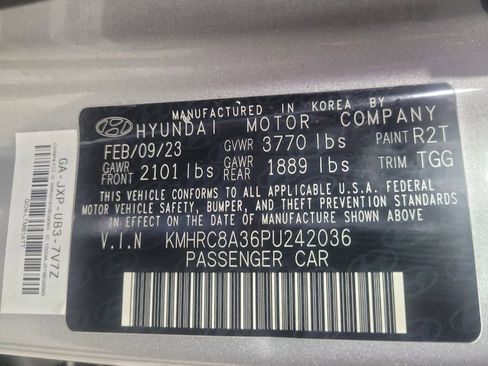Used 2023 Hyundai Venue SEL FWD image 33