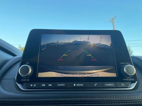 Used 2025 Nissan Rogue SV image 17