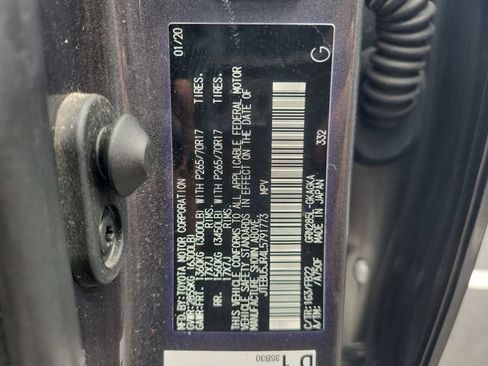 Used 2020 Toyota 4Runner SR5 AWD/4WD image 37