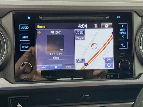 Used 2019 Toyota Tacoma TRD Sport AWD/4WD image 14