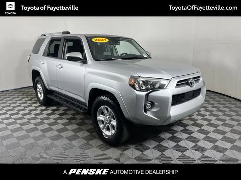 Used 2021 Toyota 4Runner SR5 AWD/4WD image 16