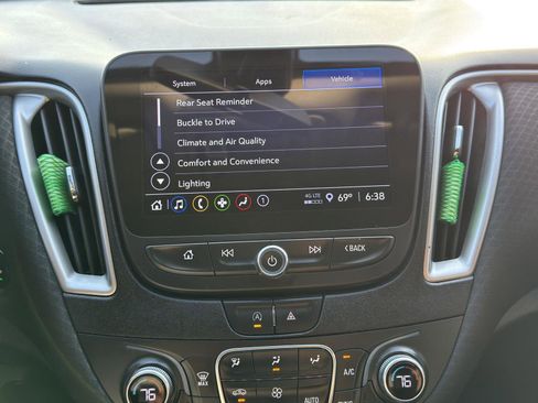 Used 2022 Chevrolet Malibu LT FWD image 24