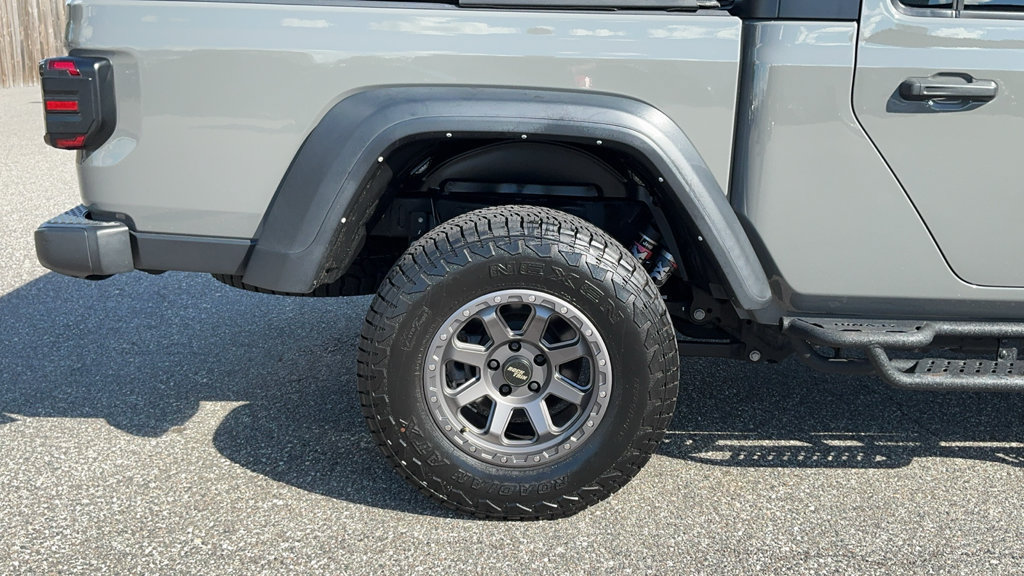 Used 2022 Jeep Gladiator Mojave w/ Trailer Tow Package AWD/4WD image 11
