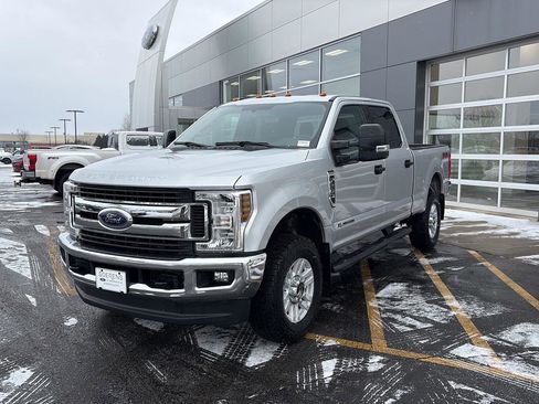 Used 2019 Ford F250 XLT w/ XLT Value Package image 3