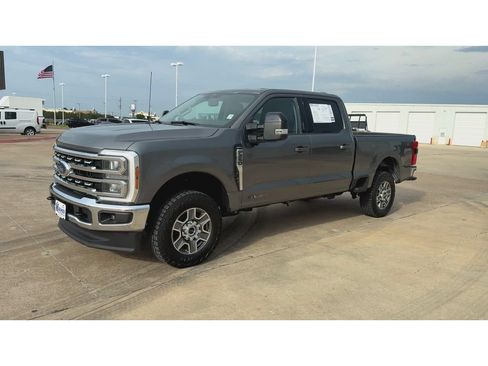 Used 2024 Ford F250 Lariat AWD/4WD image 4