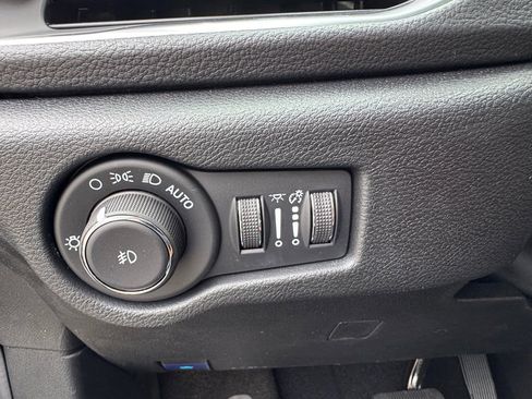 New 2026 Chrysler Pacifica Pinnacle image 21