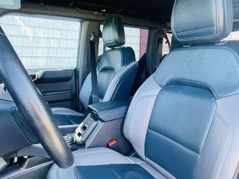 Used 2023 Ford Bronco Outer Banks w/ Sasquatch Package AWD/4WD image 8