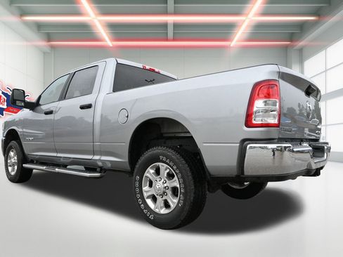 Used 2024 RAM 2500 Big Horn AWD/4WD image 2