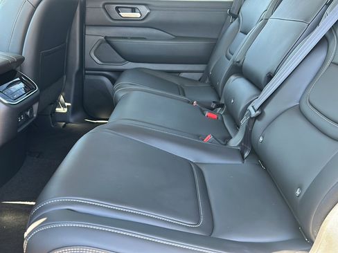 New 2026 Nissan Armada SV image 15