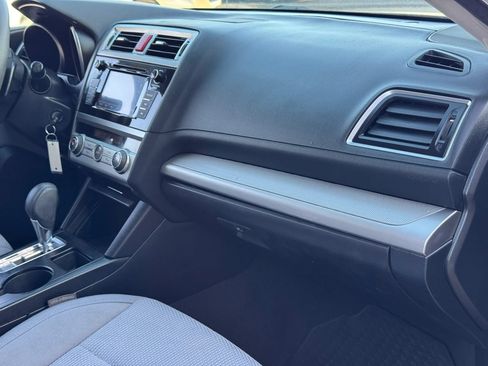 Used 2019 Subaru Outback 2.5i AWD/4WD image 34