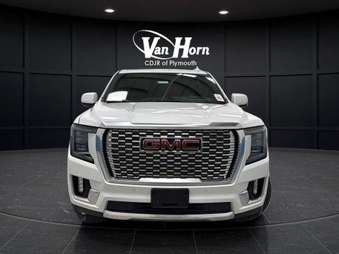 Used 2023 GMC Yukon XL Denali AWD/4WD image 2